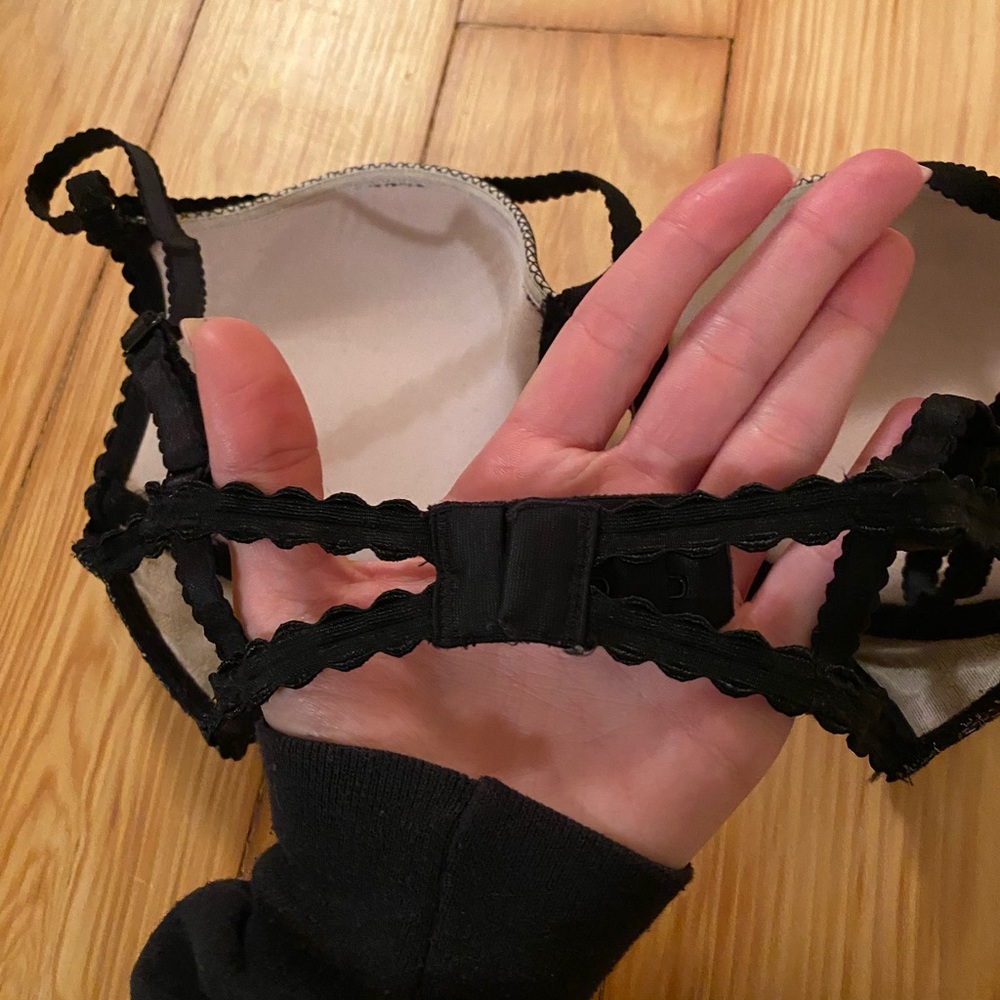 VS Bra - Picture 4 of 6